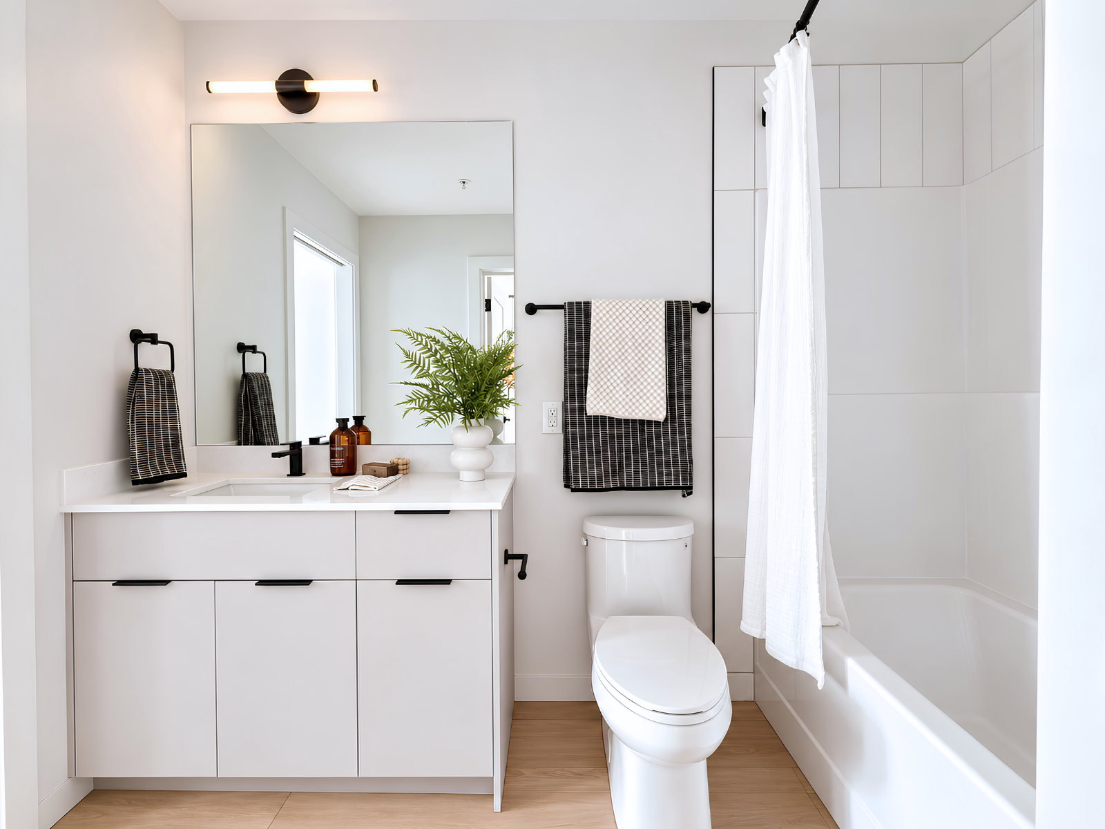Leland show suite Landscape 12